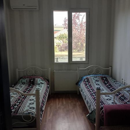 Jesis Batumi Vandrarhem Rum bild